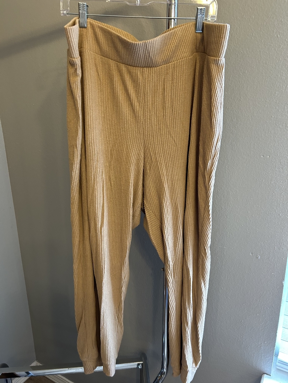 Express XL Tan Ribbed Joggers
